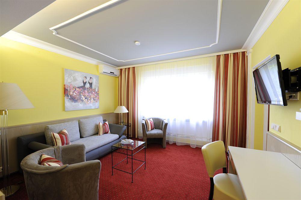Hotel Ambiente Bad Bellingen Bagian luar foto
