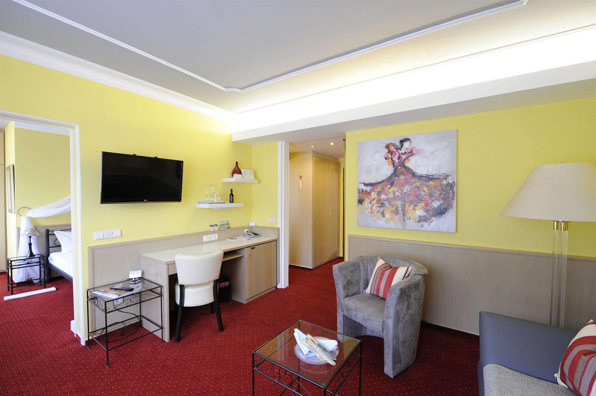 Hotel Ambiente Bad Bellingen Bagian luar foto