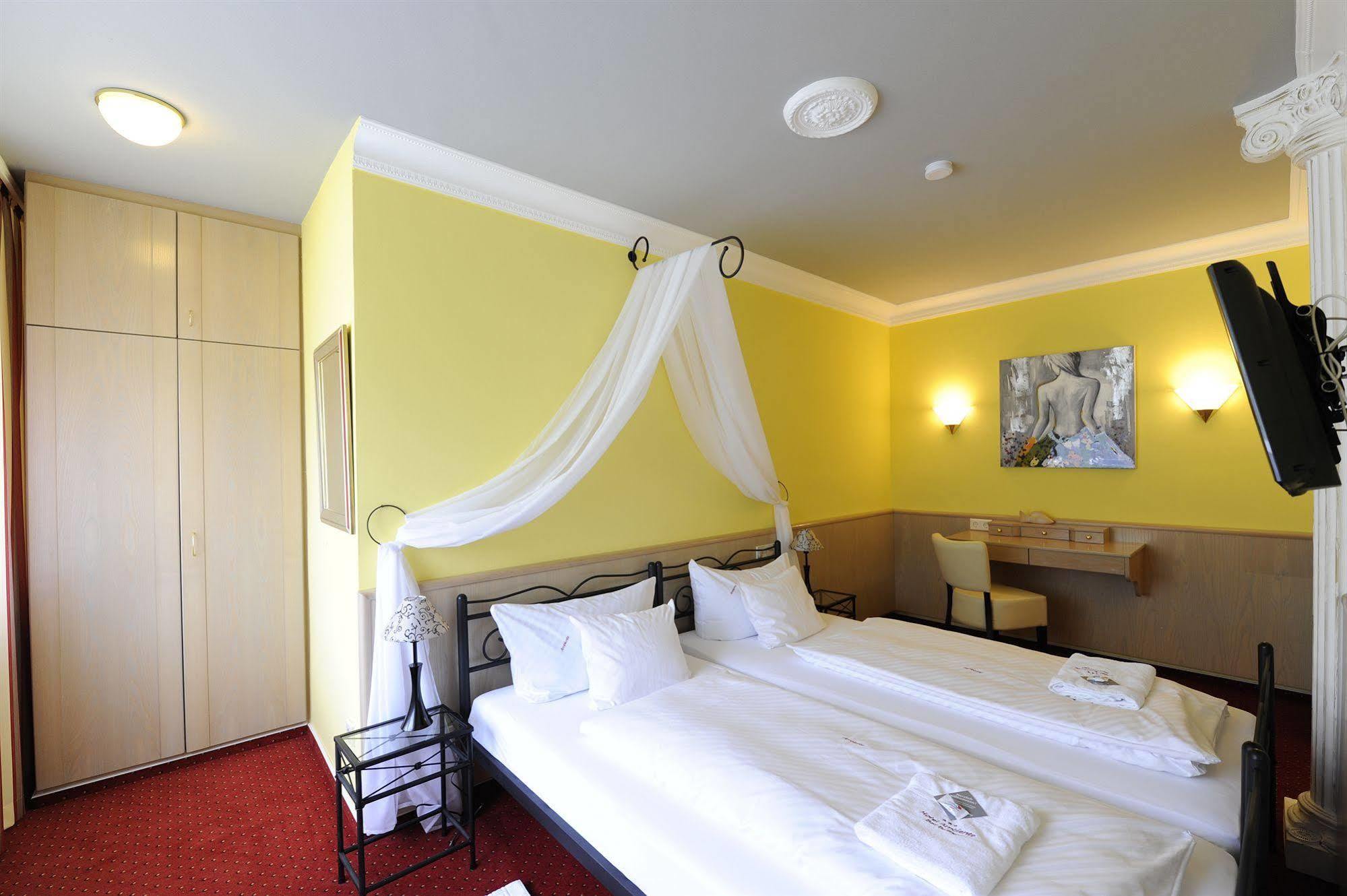 Hotel Ambiente Bad Bellingen Bagian luar foto